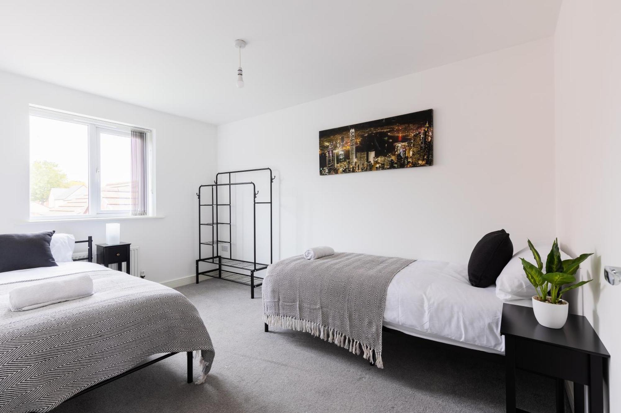 Spacious 4-Bedroom Home Near City Centre With Parking Nottingham Ngoại thất bức ảnh